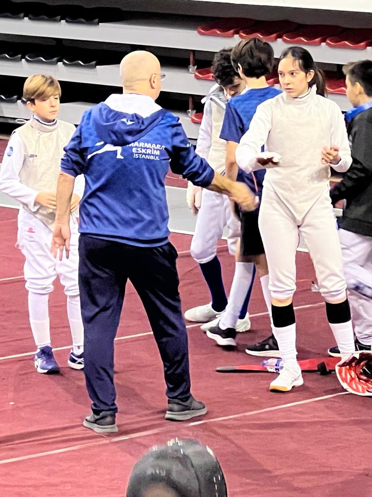 Yazı görseli: Yıldızlar Milli Eskrim Sporcumuz Nilim Karavelioğlu